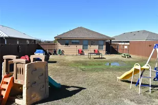 502 Glenwood St, Gainesville, TX 76240 - Photo 3