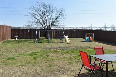 502 Glenwood Street, Gainesville, TX 76240 - Photo 5