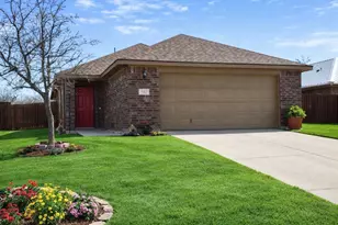 502 Glenwood St, Gainesville, TX 76240 - Photo 1