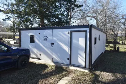 802 Hulme, Bowie, TX 76230 - Photo 7