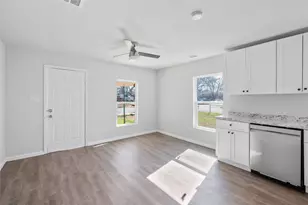 1434 S Rusk St, Sherman, TX 75090 - Photo 3