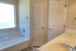 127 Port O Call Ct, Runaway Bay, TX 76426 - Photo 13