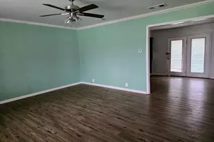 812 N Tyus St, Groesbeck, TX 76642 - Photo 5