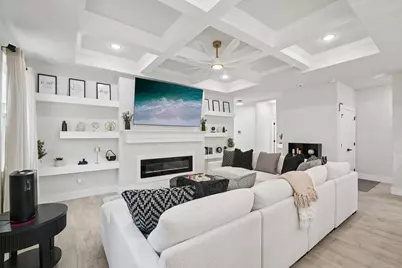 5601 San Jacinto Drive, Granbury, TX 76048 - Photo 7