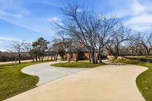 2541 Town View Dr, Cedar Hill, TX 75104 - Photo 11