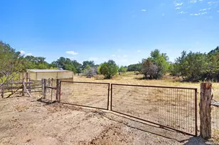 282 Montgomery Rd, Mineral Wells, TX 76067 - Photo 3