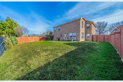 2216 La Salle Trail, Grand Prairie, TX 75052 - Photo 23