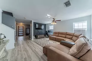 2216 La Salle Trail, Grand Prairie, TX 75052 - Photo 3