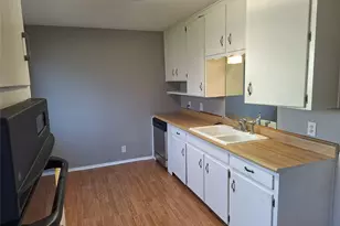 740 Thomas Ave, Hurst, TX 76053 - Photo 3