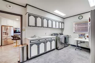 1202 S Lindsay St, Gainesville, TX 76240 - Photo 17