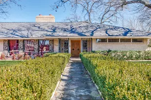 1202 S Lindsay St, Gainesville, TX 76240 - Photo 3