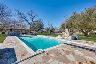 1202 S Lindsay St, Gainesville, TX 76240 - Photo 37