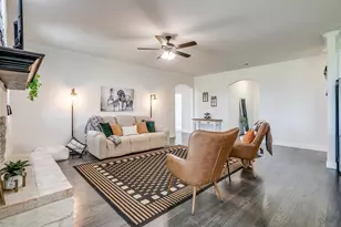 340 Sanger Dr, Springtown, TX 76082 - Photo 11