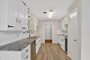 729 W Cheryl Ave, Hurst, TX 76053 - Photo 17