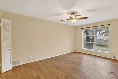 729 W Cheryl Avenue, Hurst, TX 76053 - Photo 13