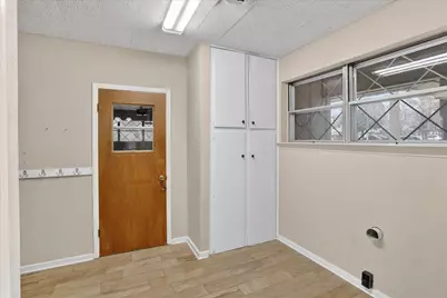 729 W Cheryl Avenue, Hurst, TX 76053 - Photo 21