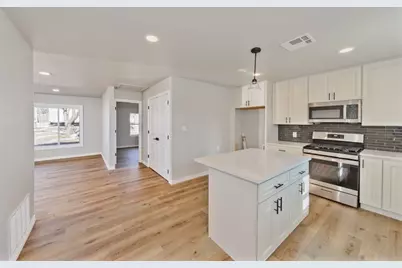 131 Long Street, Bowie, TX 76230 - Photo 5