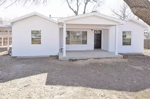 131 Long St, Bowie, TX 76230 - Photo 21
