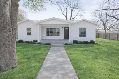 131 Long Street, Bowie, TX 76230 - Photo 1