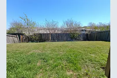 10041 Iron Ridge Drive, Fort Worth, TX 76140 - Photo 5