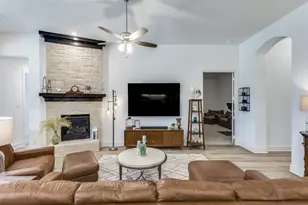 306 Hidden Creek Pkwy, Van Alstyne, TX 75495 - Photo 7