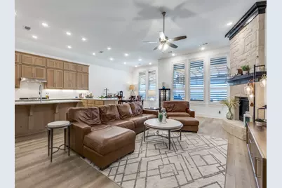 306 Hidden Creek Parkway, Van Alstyne, TX 75495 - Photo 5