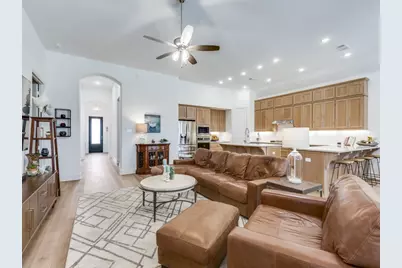 306 Hidden Creek Parkway, Van Alstyne, TX 75495 - Photo 5