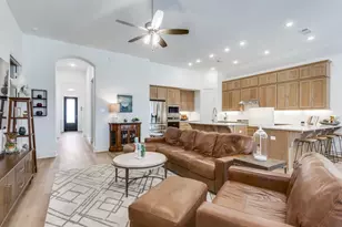 306 Hidden Creek Pkwy, Van Alstyne, TX 75495 - Photo 5