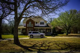 10 Shady Creek Ln, Bridgeport, TX 76426 - Photo 3