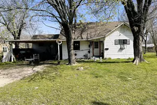 315 S 11th Ave, Teague, TX 75860 - Photo 1