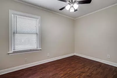 1401 Hurley Avenue, Fort Worth, TX 76104 - Photo 3