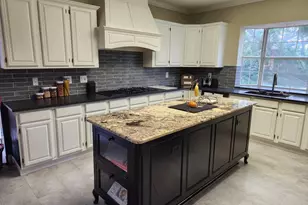 6319 Lake Bluff Dr, Dallas, TX 75249 - Photo 5