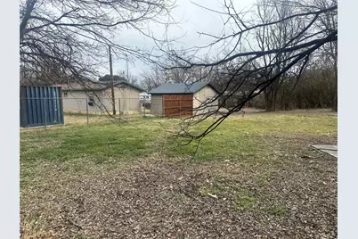 3601 Hedge Row Street, Granbury, TX 76048 - Photo 13