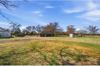697 County Road 166, Whitesboro, TX 76273 - Photo 25