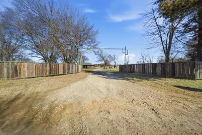 697 County Road 166, Whitesboro, TX 76273 - Photo 29