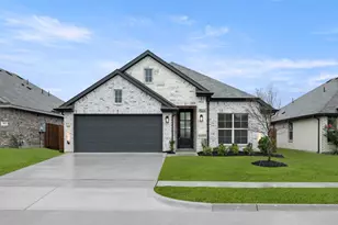 915 Madeline Ln, Cleburne, TX 76033 - Photo 1