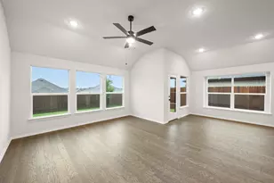 915 Madeline Ln, Cleburne, TX 76033 - Photo 9