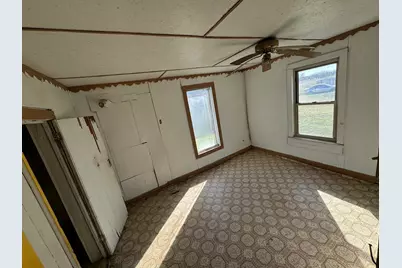 610 S Falls Street, Mart, TX 76664 - Photo 5