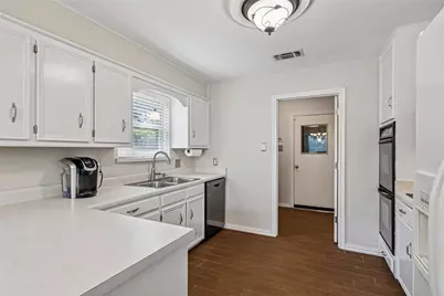 4911 Trails Edge Drive, Arlington, TX 76017 - Photo 9