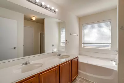 2417 Buffalo Run, Burleson, TX 76028 - Photo 13