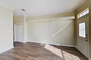 1362 Meadow Creek Dr, Lancaster, TX 75146 - Photo 3