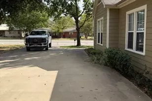 613 N Main St, Muenster, TX 76252 - Photo 13