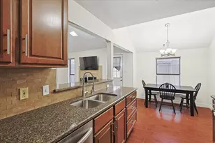 2320 Carol Good Ln, Carrollton, TX 75006 - Photo 7