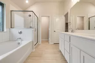 257 Coronado Ct, Granbury, TX 76048 - Photo 5
