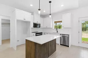 252 Yawney Dr, Lipan, TX 76462 - Photo 3