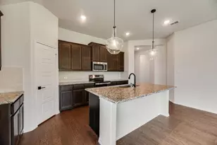 284 Coronado Ct, Granbury, TX 76048 - Photo 5