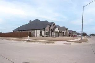 912 Meadow View Dr, Cleburne, TX 76033 - Photo 5