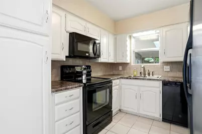 613 Robinhood Lane, Bedford, TX 76021 - Photo 15