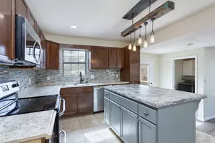 1130 W Heron St, Denison, TX 75020 - Photo 9