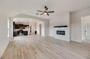 288 Coronado Ct, Granbury, TX 76048 - Photo 9
